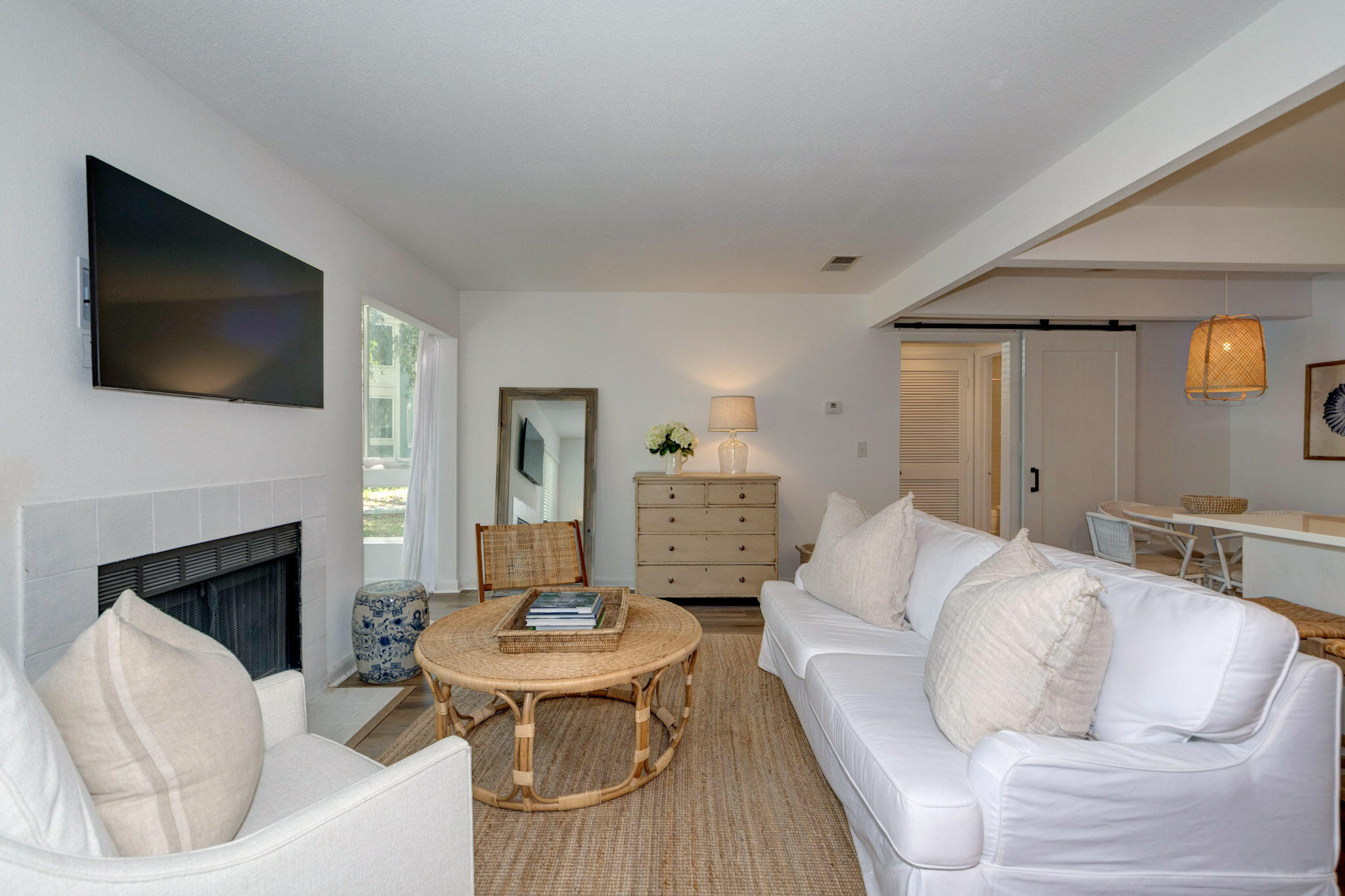 272 Alexandra Drive, Unit 1 Mount Pleasant, SC 29464 - Photo 5 of 30 12-DSC_6447_48_49_50_51