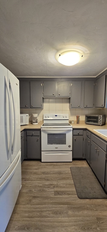 46 Beach Road, Unit B Yarmouth, MA 02673 - Photo 6 of 23 Gallery Image 6