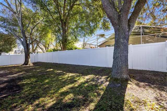 a view of back yard of the house
