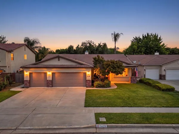 $610,000 | 2429 North Oak Grove Street, Visalia, CA 93291