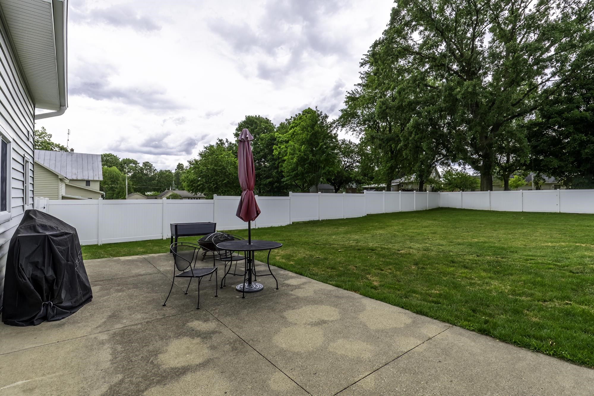 207 Michael Street Fremont, IN 46737 - Photo 5 of 35