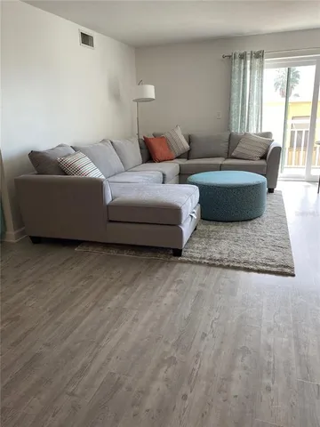 $3,500 | 2900 Gulf Boulevard, Unit 206, Belleair Beach, FL 33786