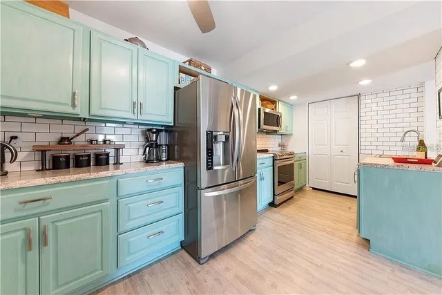 $3,500 | 2900 Gulf Boulevard, Unit 206, Belleair Beach, FL 33786