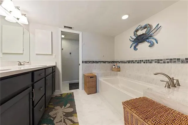 $3,500 | 2900 Gulf Boulevard, Unit 206, Belleair Beach, FL 33786