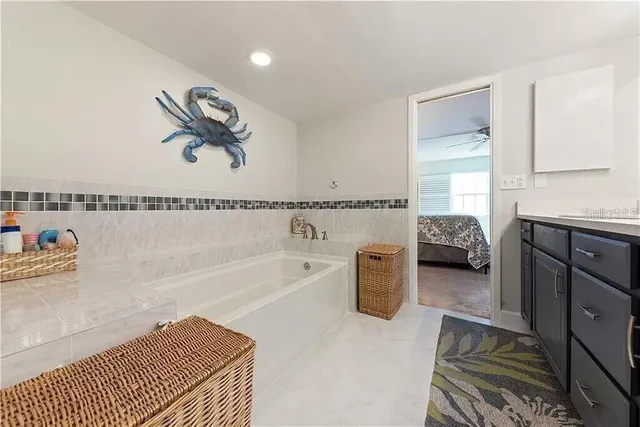 $3,500 | 2900 Gulf Boulevard, Unit 206, Belleair Beach, FL 33786