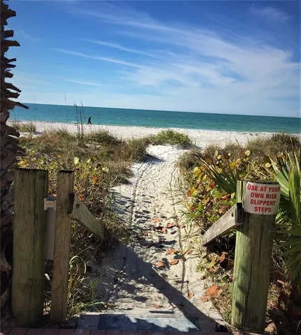 $3,500 | 2900 Gulf Boulevard, Unit 206, Belleair Beach, FL 33786