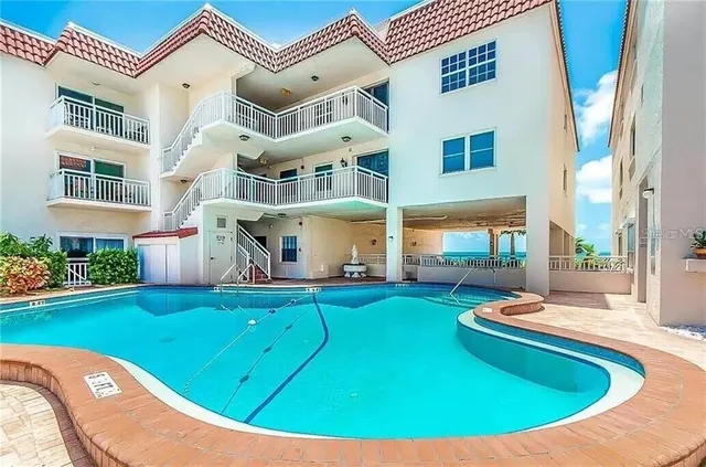 $3,500 | 2900 Gulf Boulevard, Unit 206, Belleair Beach, FL 33786