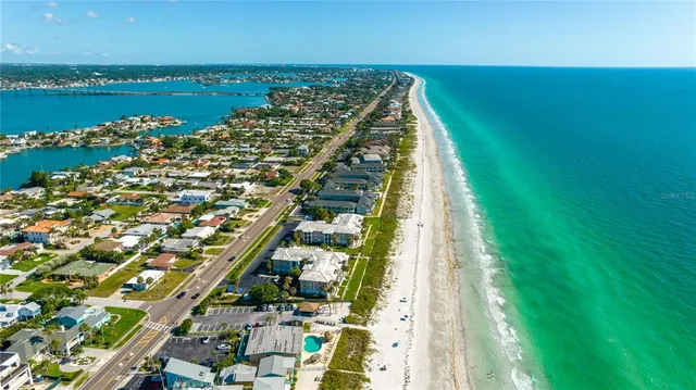 $3,500 | 2900 Gulf Boulevard, Unit 206, Belleair Beach, FL 33786