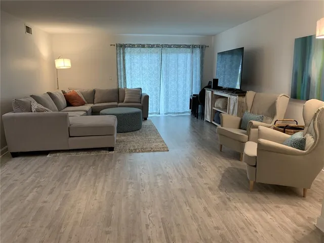 $3,500 | 2900 Gulf Boulevard, Unit 206, Belleair Beach, FL 33786