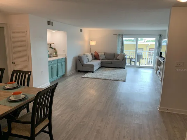 $3,500 | 2900 Gulf Boulevard, Unit 206, Belleair Beach, FL 33786