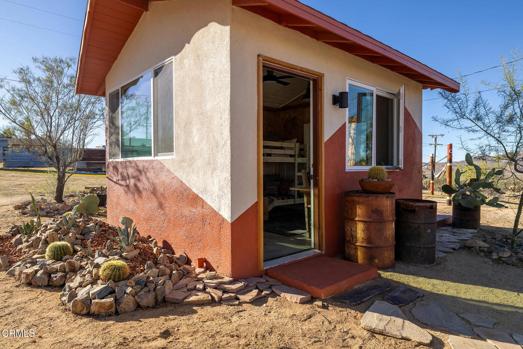 7284 Saddleback Road Joshua Tree, CA 92252 - Photo 29 of 47 a view of entryway front of house