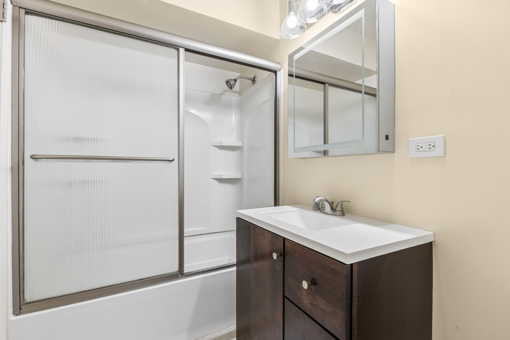 6325 North Sheridan Road, Unit 1606 Chicago, IL 60660 - Photo 9 of 21