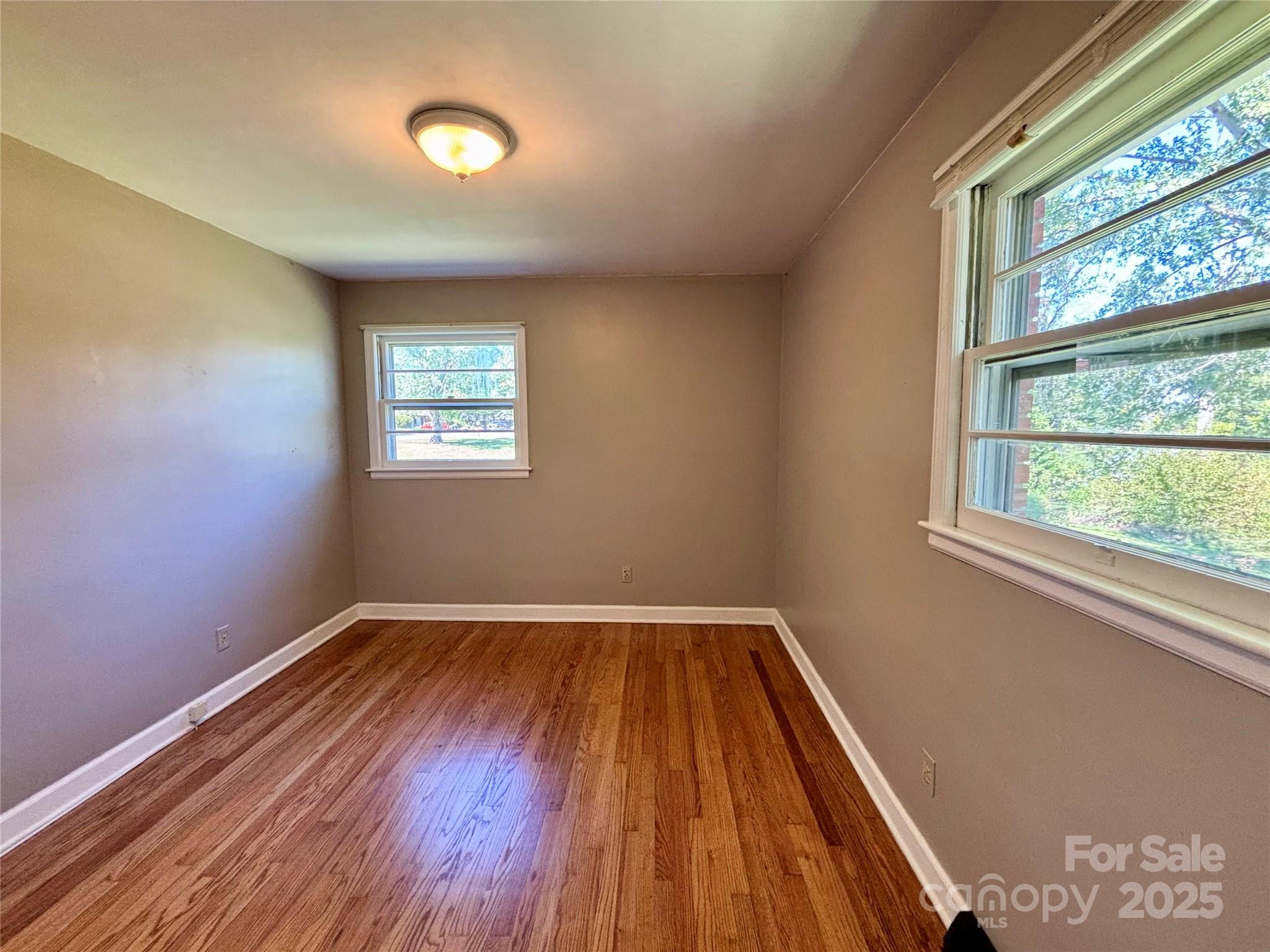 614 Loop Road Hendersonville, NC 28792 - Photo 11 of 21 Gallery Image 11