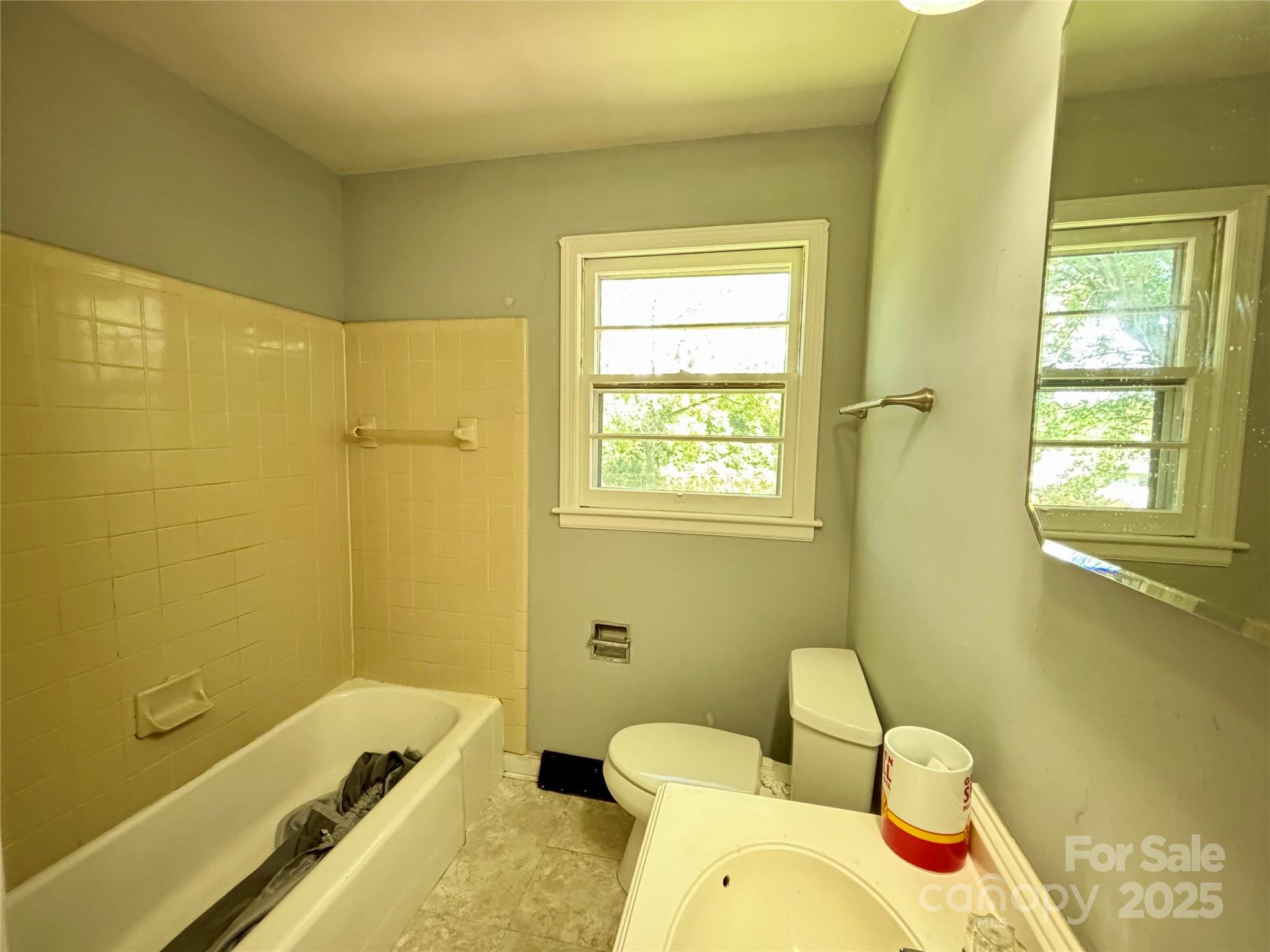 614 Loop Road Hendersonville, NC 28792 - Photo 14 of 21 Gallery Image 14