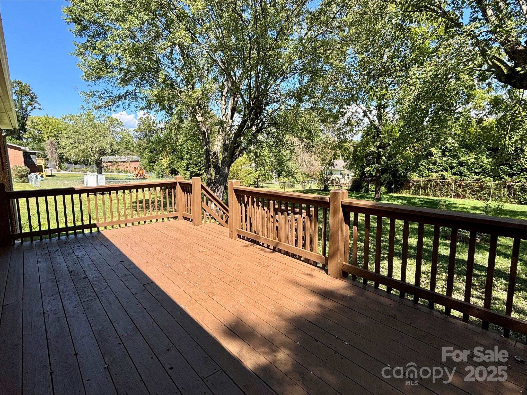 614 Loop Road Hendersonville, NC 28792 - Photo 15 of 21 Gallery Image 15