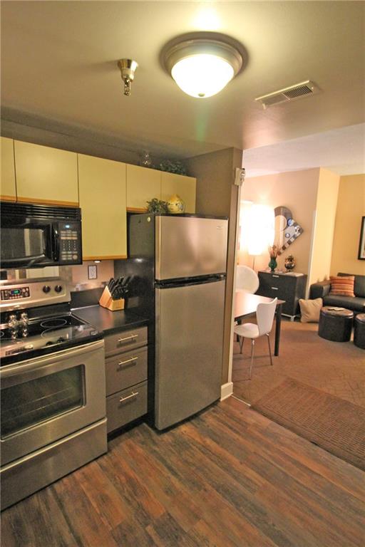 230 9th Street, Unit 111 Indianapolis, IN 46204 - Photo 14 of 16