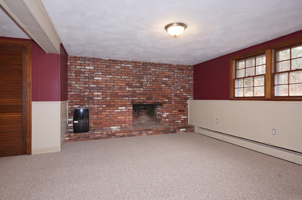 33 Plain Road Westford, MA 01886 - Photo 5 of 12 Gallery Image 5