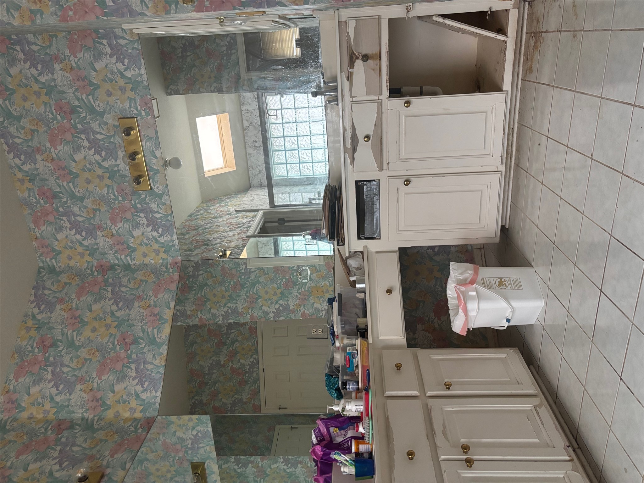 7516 Orrick Drive Austin, TX 78749 - Photo 7 of 8 Primary Bathroom