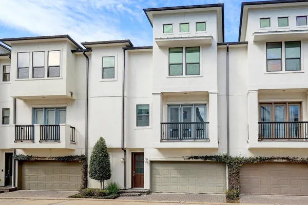 $2,595 | 8906 Lakeshore Bend Drive, Houston, TX 77080