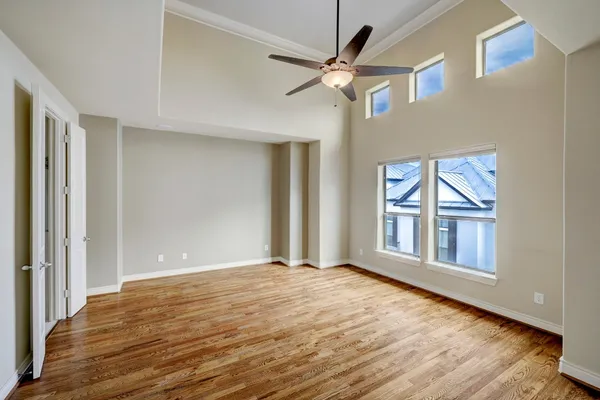 $2,595 | 8906 Lakeshore Bend Drive, Houston, TX 77080