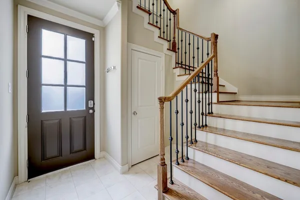 $2,595 | 8906 Lakeshore Bend Drive, Houston, TX 77080