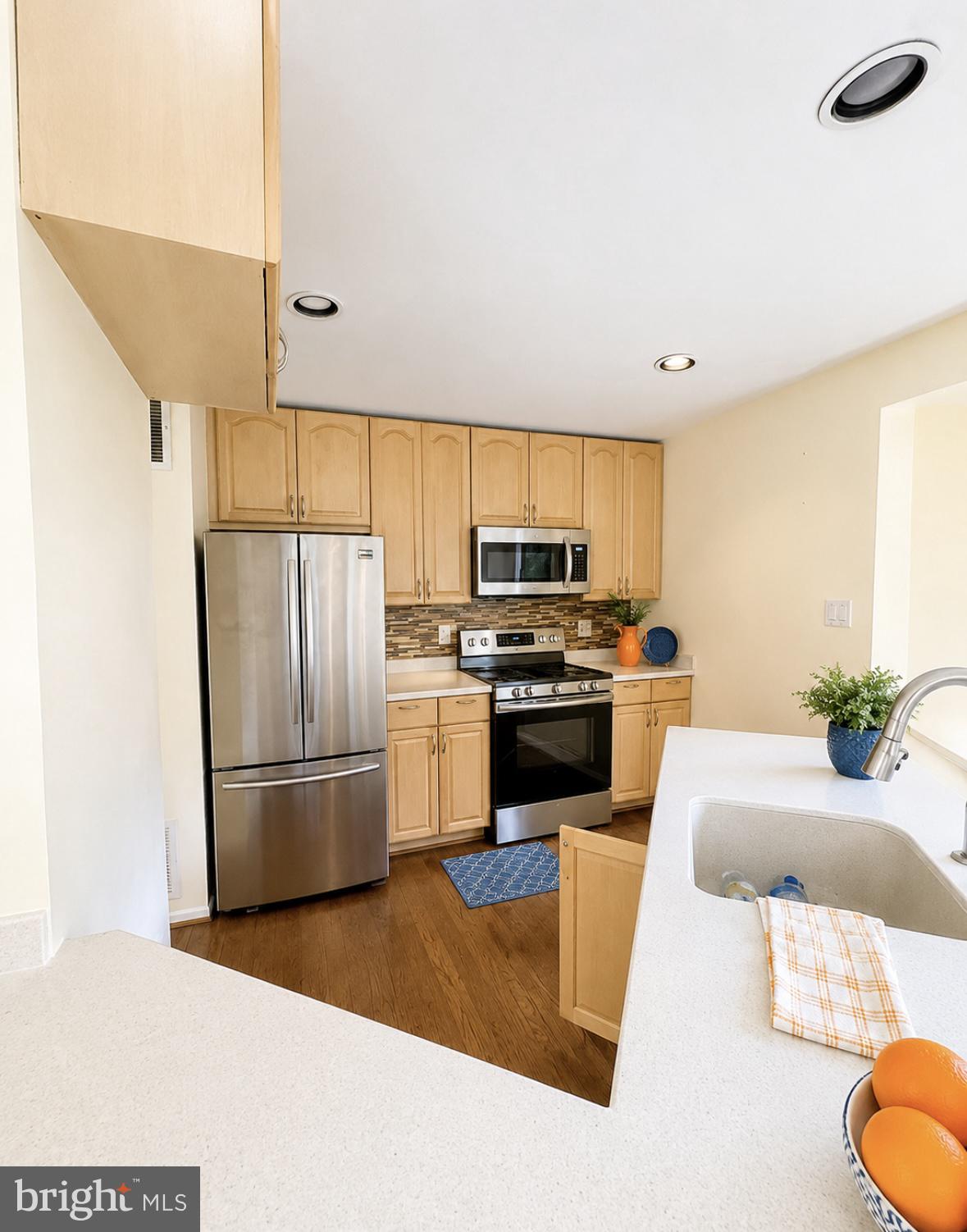 1661 Cedar Hollow Way Reston, VA 20194 - Photo 6 of 12 AI edited accessories