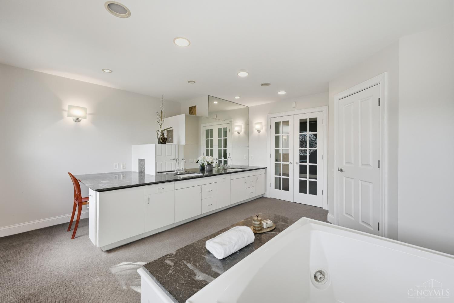 2942 Lower Grandin Road Cincinnati, OH 45208 - Photo 39 of 69 Gallery Image 39