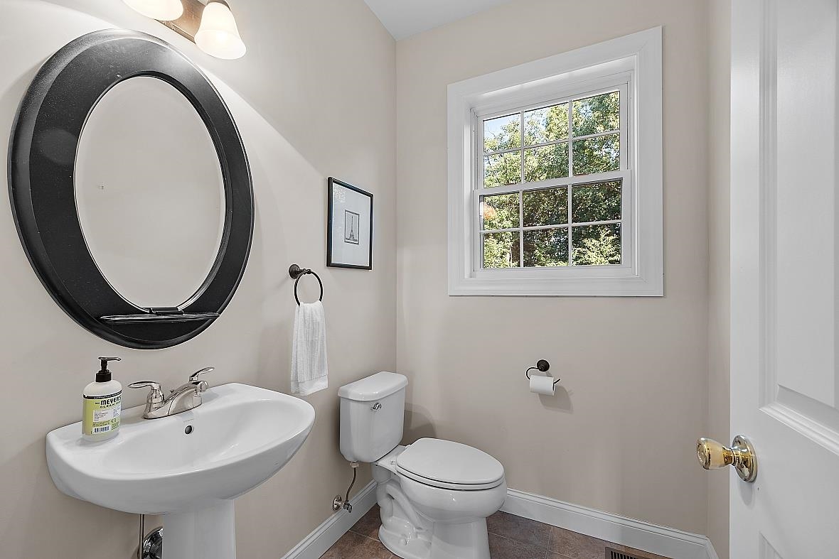 46 Ryan Farm Road Windham, NH 03087 - Photo 19 of 40