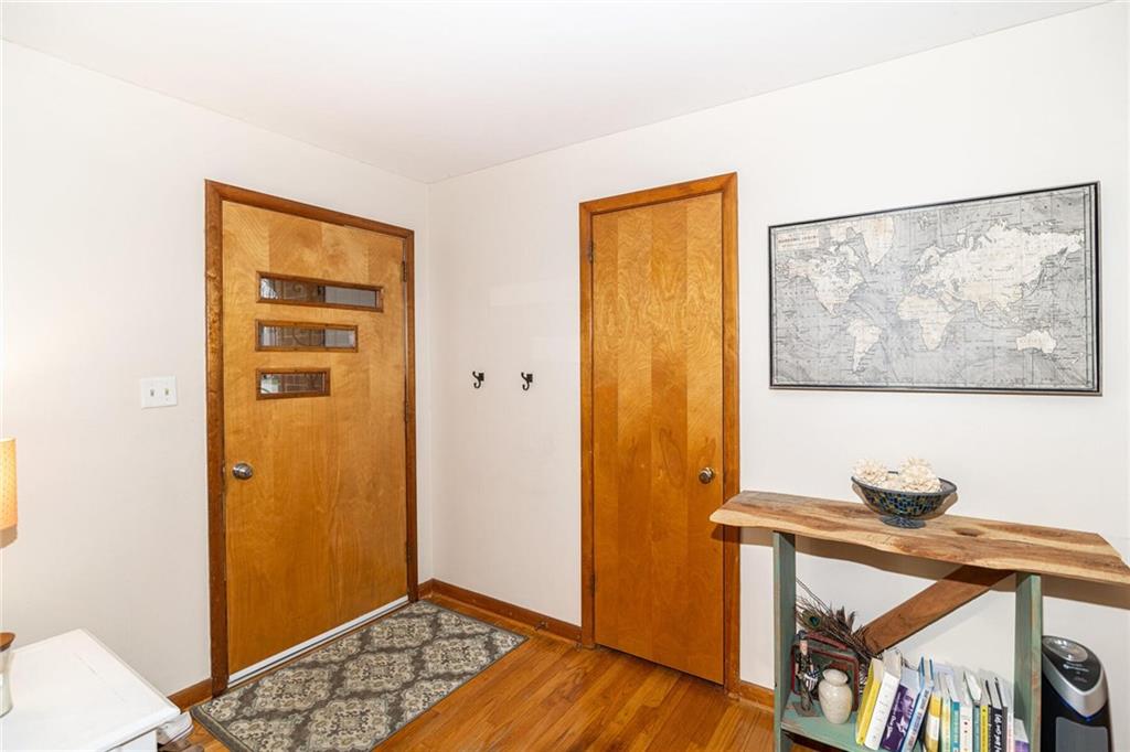 715 Howard Road Greenwood, IN 46142 - Photo 3 of 31 Gallery Image 3