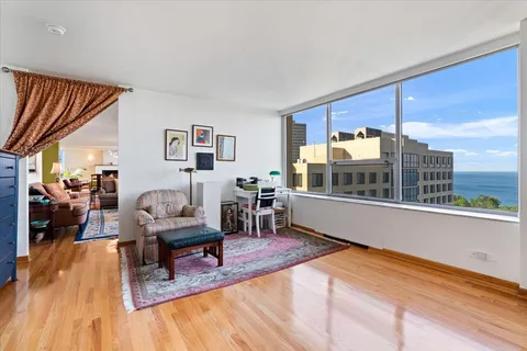 $674,500 | 5201 South Cornell Avenue, Unit 22AB, Chicago, IL 60615