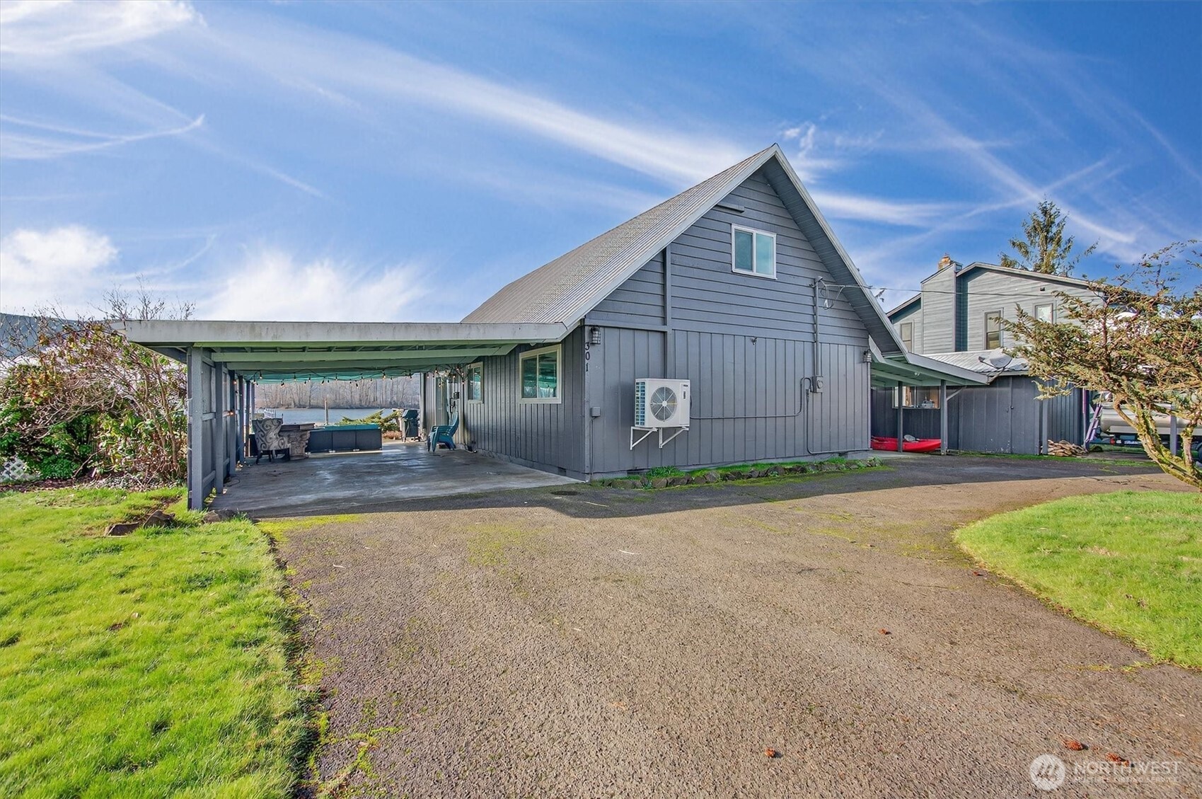301 West Sunny Sands Road Cathlamet, WA 98612 - Photo 8 of 39