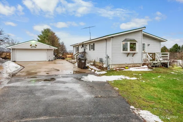 $489,900 | 9416 Kemman Road, Hebron, IL 60034