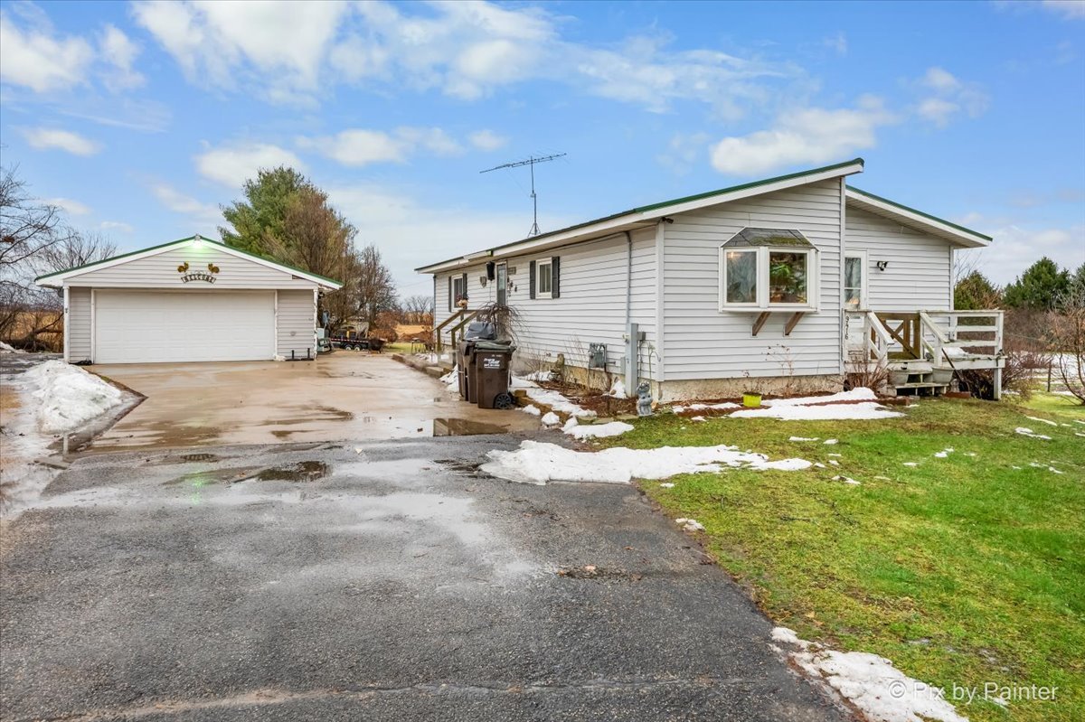 9416 Kemman Road Hebron, IL 60034 - Photo 1 of 40