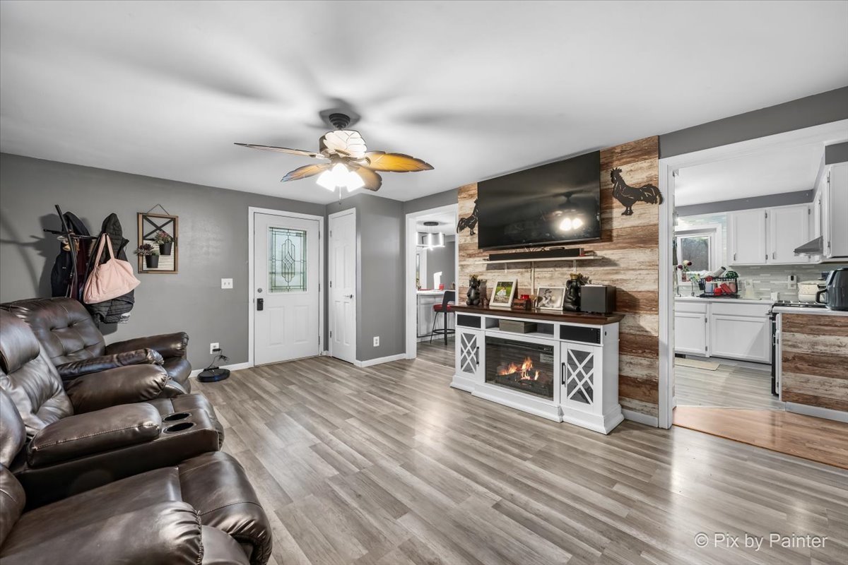 9416 Kemman Road Hebron, IL 60034 - Photo 3 of 40