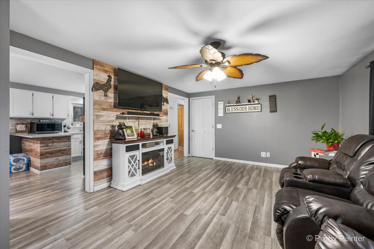 9416 Kemman Road Hebron, IL 60034 - Photo 4 of 40