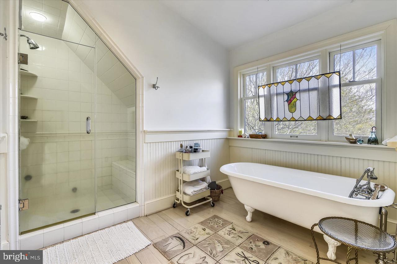 3074 Rectortown Road Marshall, VA 20115 - Photo 20 of 60 master bath upper level