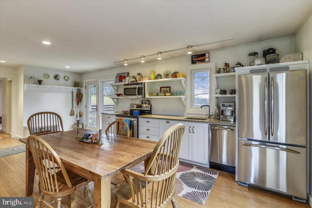 3074 Rectortown Road Marshall, VA 20115 - Photo 29 of 60 guest house kitchen