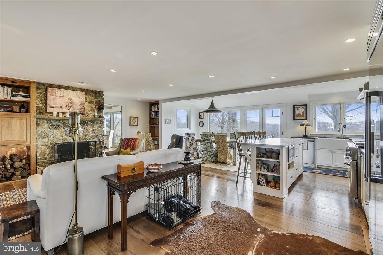 3074 Rectortown Road Marshall, VA 20115 - Photo 9 of 60 Living Room