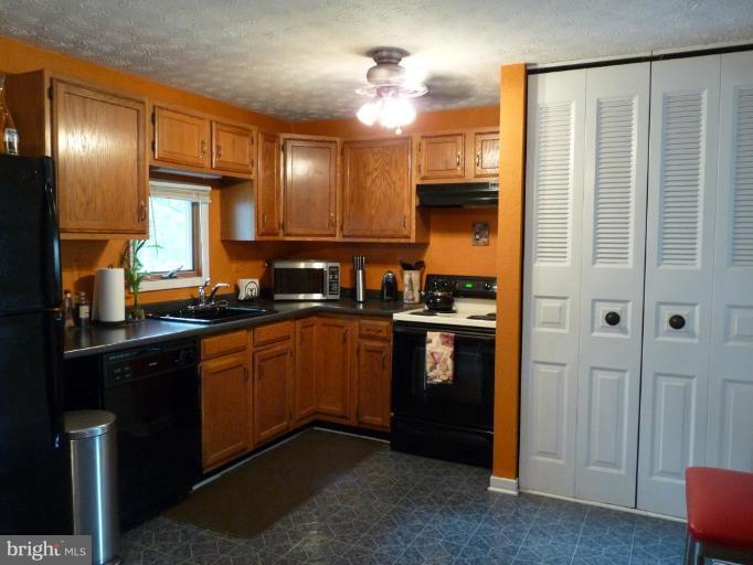 45 Boxwood Road Annapolis, MD 21403 - Photo 12 of 22 Kitchen