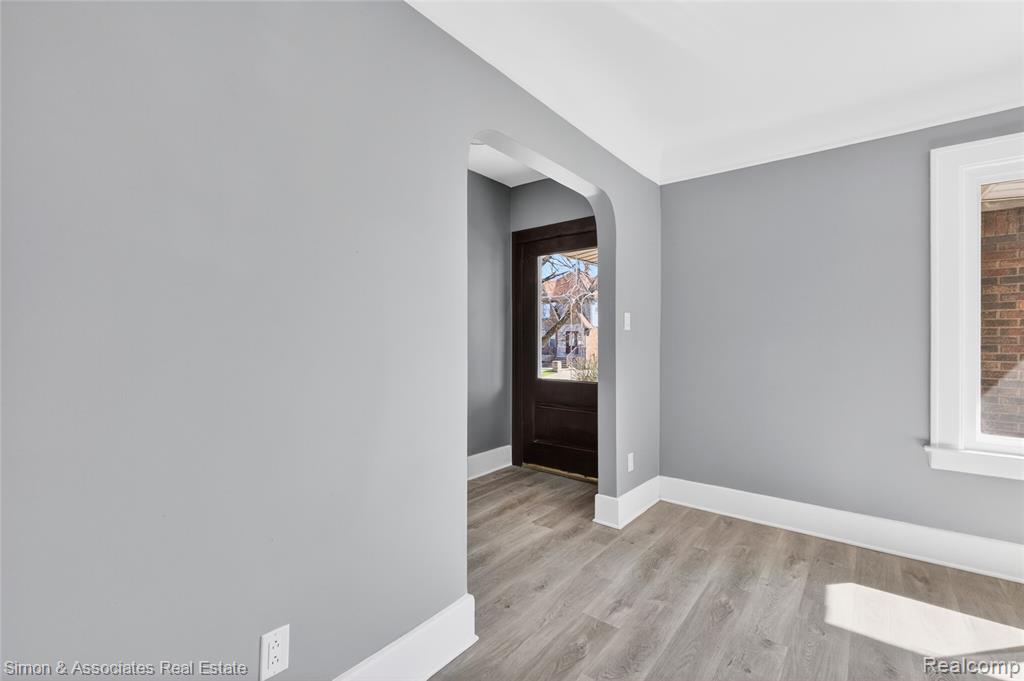 5019 Maple Street Dearborn, MI 48126 - Photo 7 of 44
