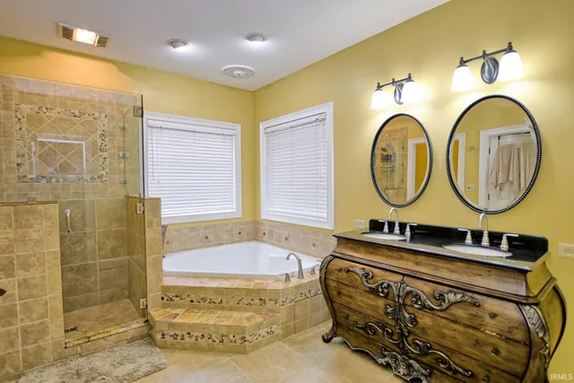 $713,800 | 4602 Brighton Court, Newburgh, IN 47630