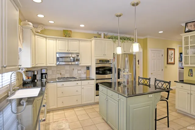 $713,800 | 4602 Brighton Court, Newburgh, IN 47630