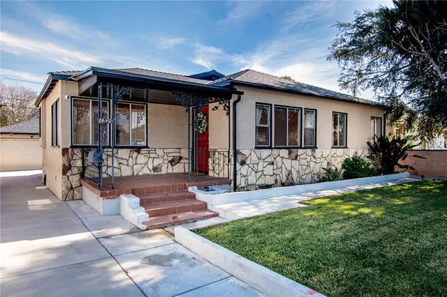 $1,115,000 | 1520 North Keystone Street, Burbank, CA 91506