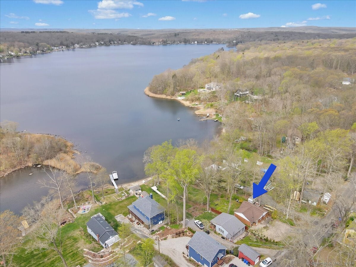 Lake front property on Beautiful Coventry Lake