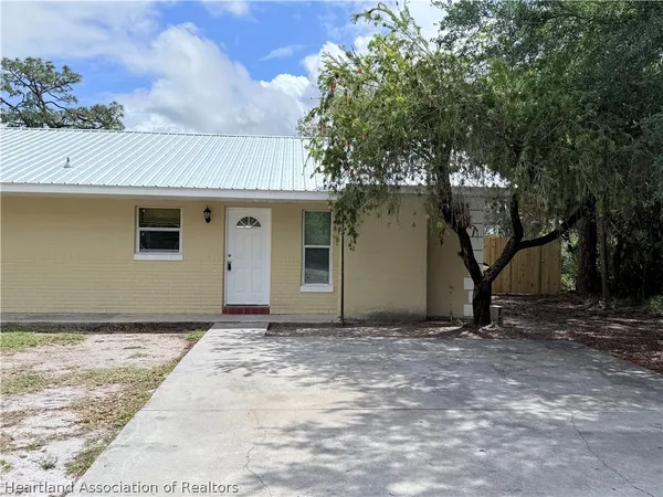 $1,275 | 614 Jupiter Avenue Northwest, Lake Placid, FL 33852