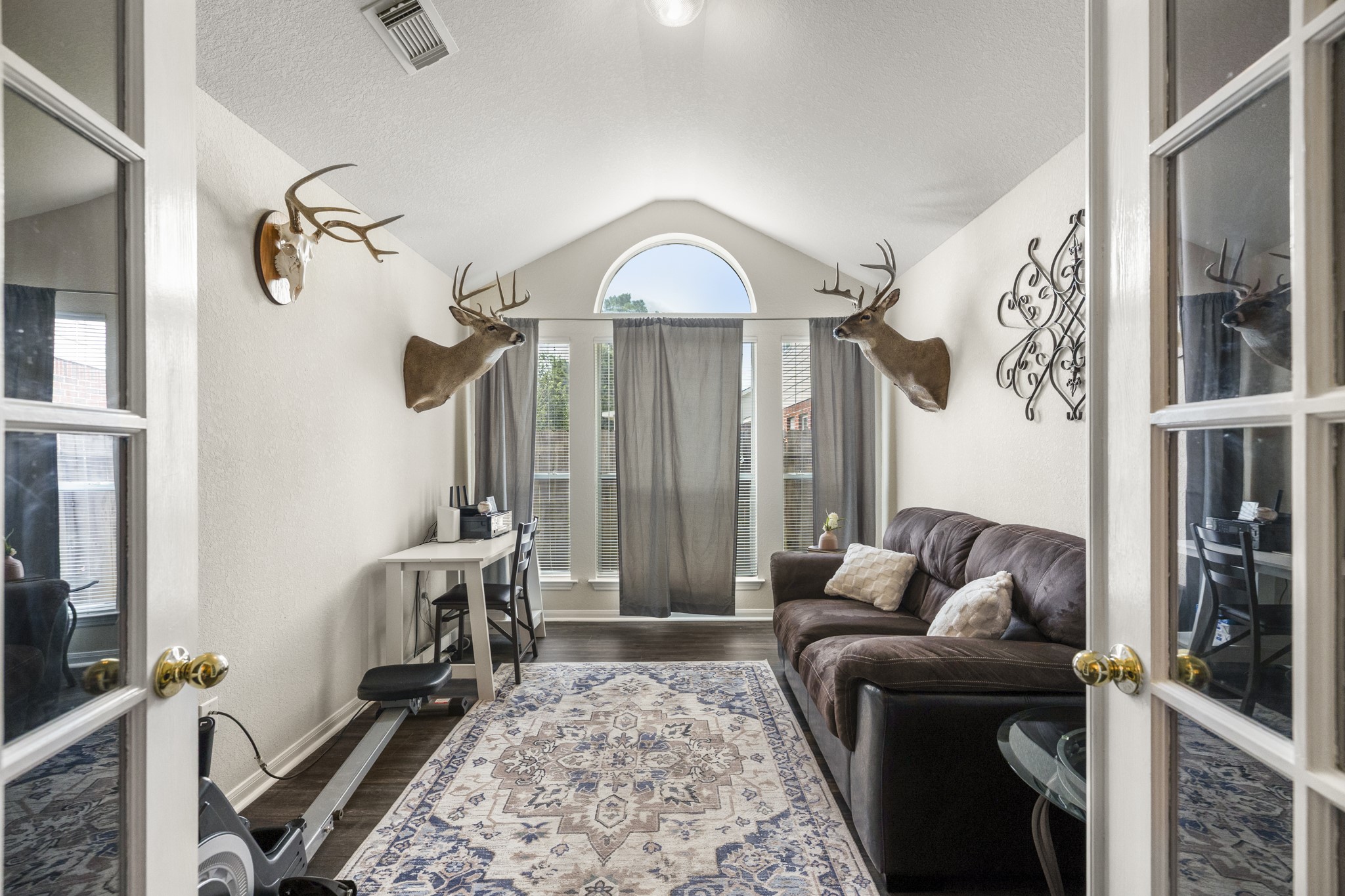 3422 Falcon Trail Court Spring, TX 77373 - Photo 13 of 35 a living room with furniture