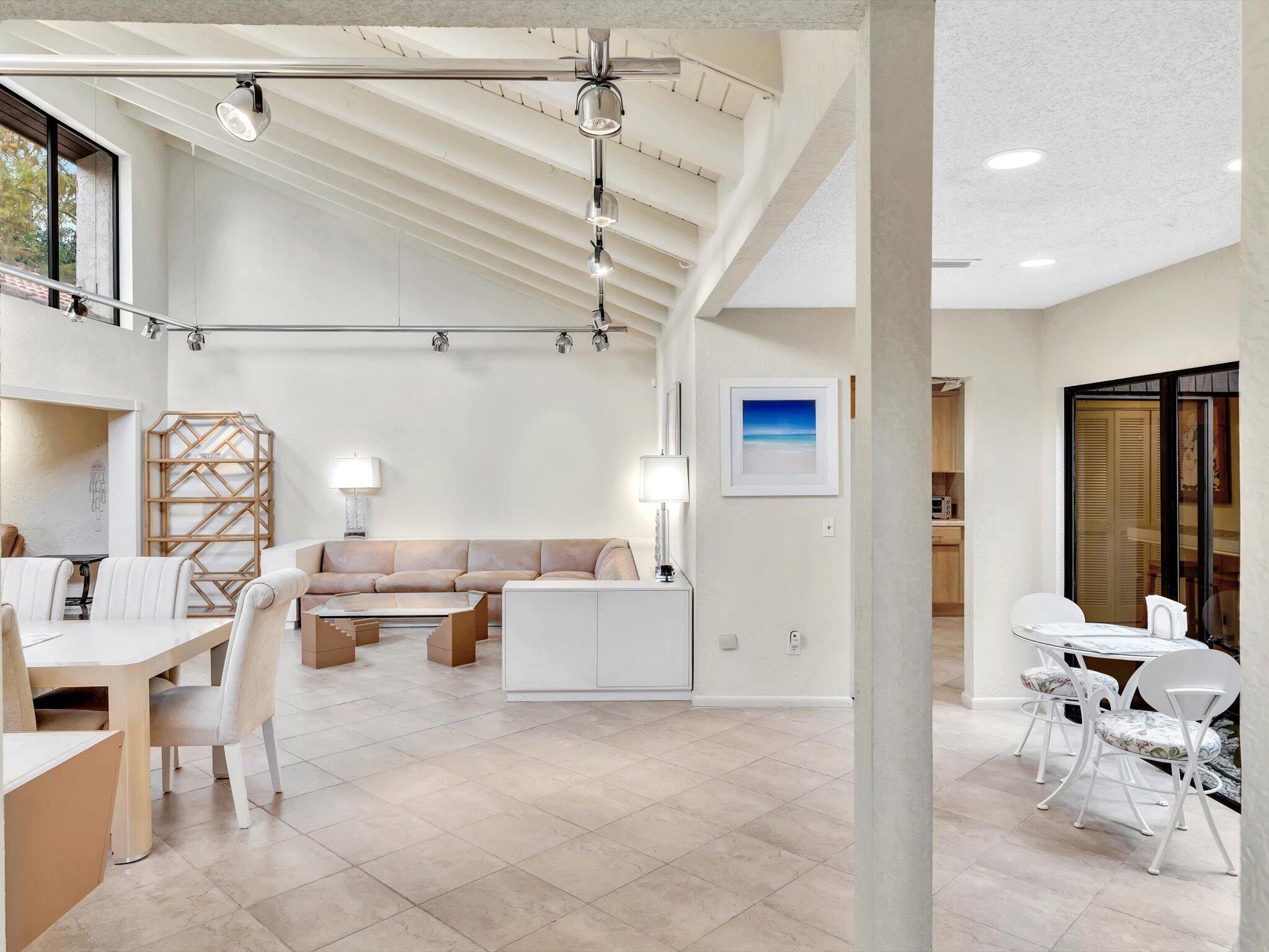 21848 Cypress Circle, Unit 29A Boca Raton, FL 33433 - Photo 11 of 59 08-DSC00036