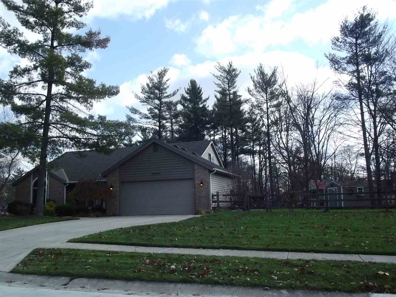11034 Spring Oak Road Fort Wayne, IN 46845 - Photo 1 of 23