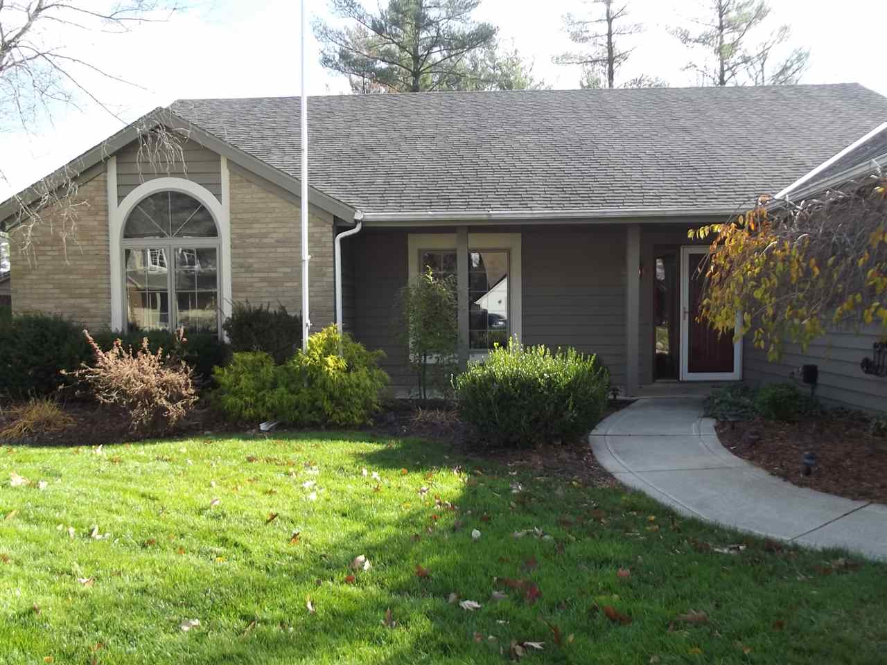 11034 Spring Oak Road Fort Wayne, IN 46845 - Photo 2 of 23