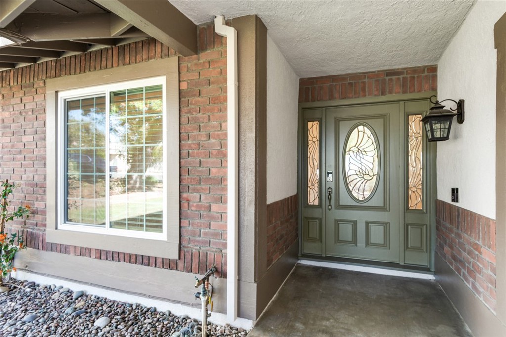 6282 Shaker Drive Riverside, CA 92506 - Photo 5 of 62